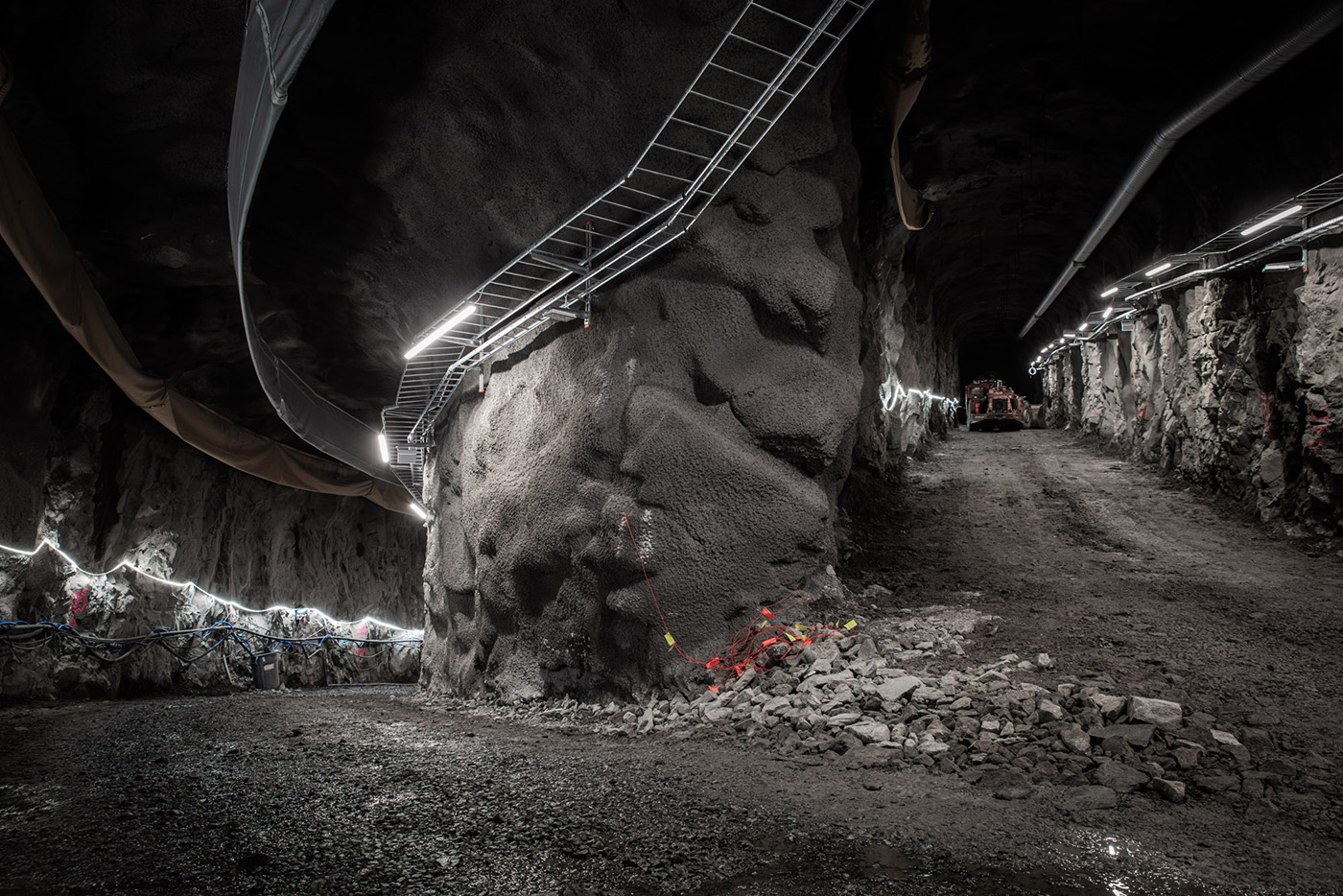 Vägen ner till Hybrits vätgaslager i berget – 30 meter under markytan. Foto: Hybrit.