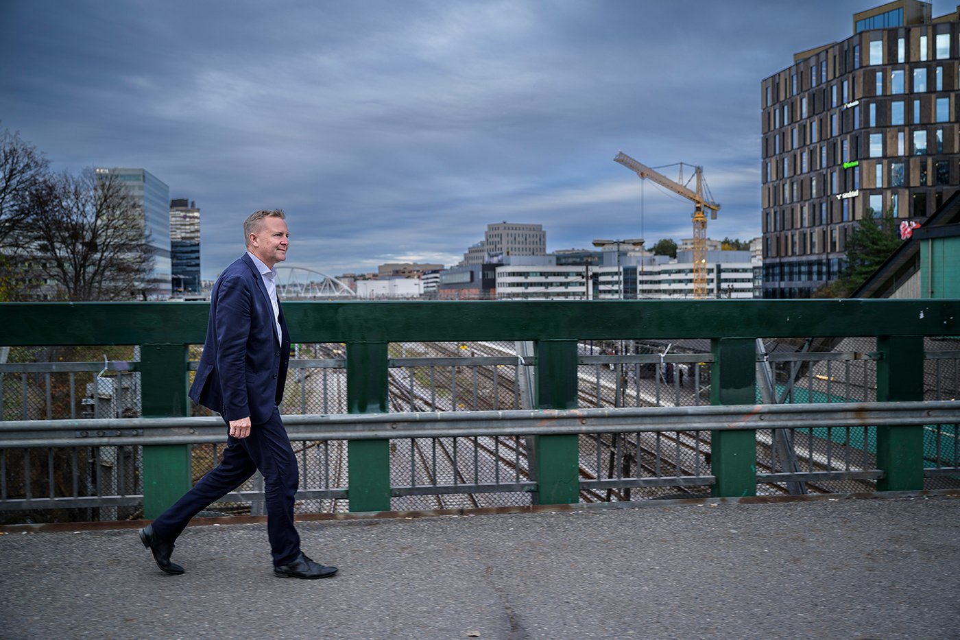 Fortums kontor, till höger i bild, ligger vid Solnas pendeltågsstation.