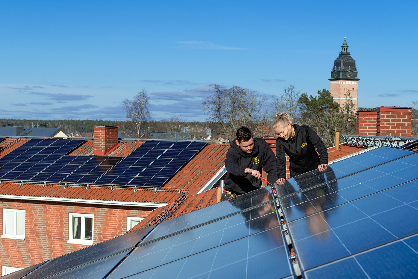 Ett av dagens arbetspass, en solcellsinstallation i Strängnäs.